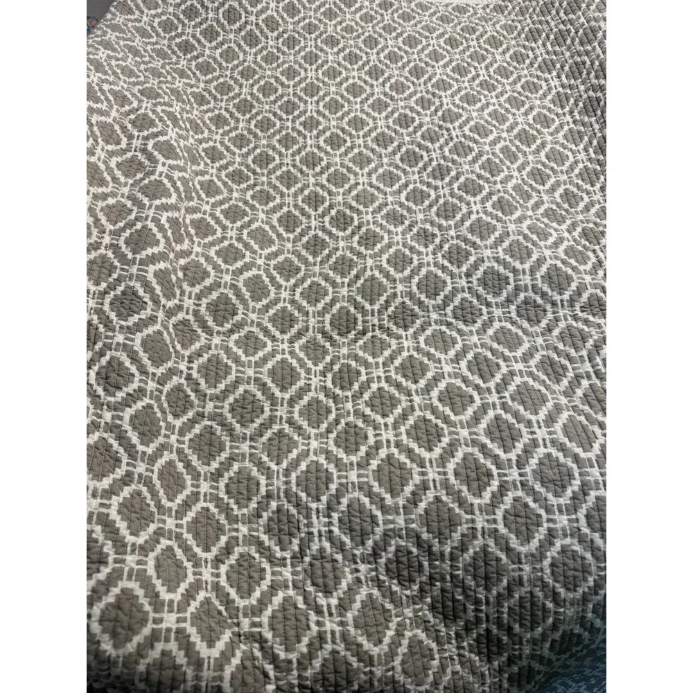 Crate & Barrel Quilt Grey size King Cotton Reversible 96